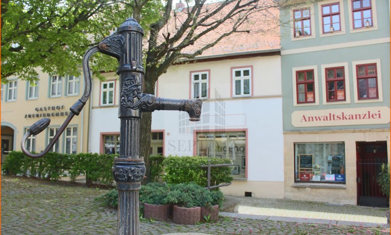 Denkmalgeschütztes Wohn- und Geschäftshaus im Zentrum von Naumburg zu verkaufen.