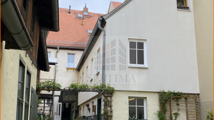 Denkmalgeschütztes Wohn- und Geschäftshaus im Zentrum von Naumburg zu verkaufen.