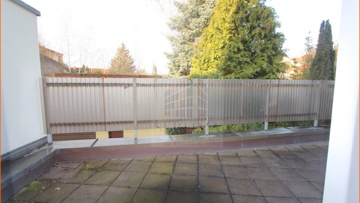 Großzügige helle 2,5 Raumwohng mit großer Terrasse am Schkeuditzer Markt zu vermieten!