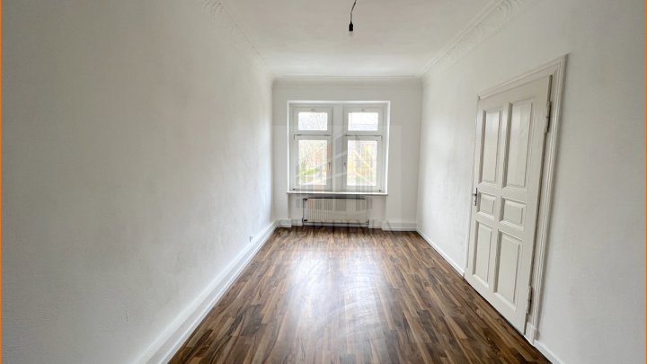 Helle 2 Raumwohnung mit neuem Bad (Wanne und Dusche) und Balkon zu vermieten