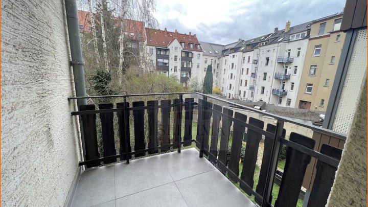 Helle 2 Raumwohnung mit neuem Bad (Wanne und Dusche) und Balkon zu vermieten