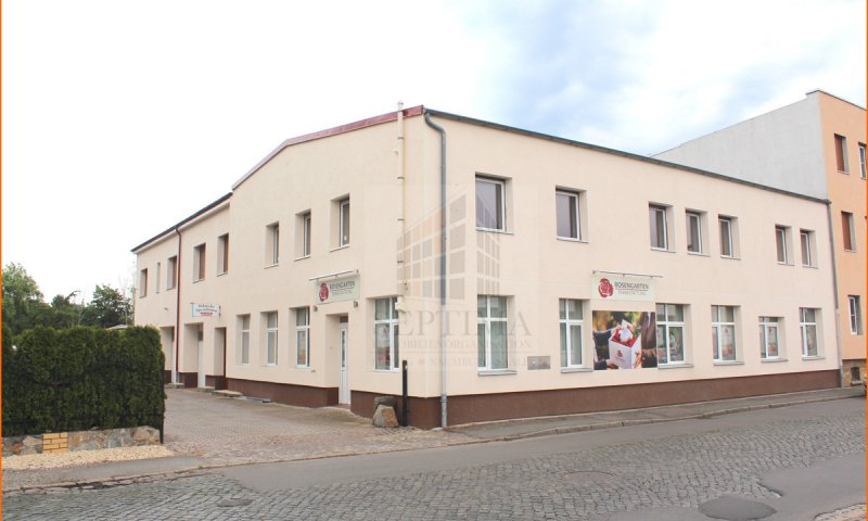 ERSTBEZUG nach Modernisierung! Kühllager mit Sektionaltor und Büro zu vermieten!