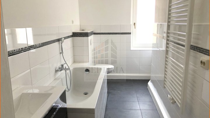 Großzügige und schöne 4 Raumwohnung mit Einbauküche und Balkon sucht neuen Mieter!