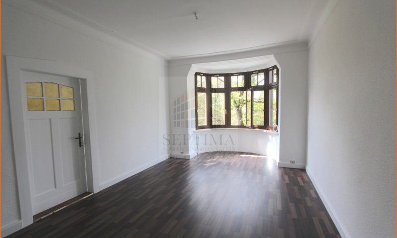 Großzügige und schöne 4 Raumwohnung mit Einbauküche und Balkon sucht neuen Mieter!