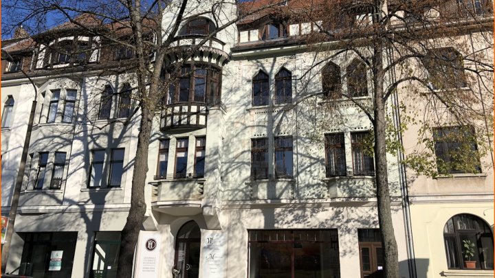 Erstbezug! 1 Raumwohnung mit separater Küche und Bad mit Fenster und begehbarer Dusche zu vermieten