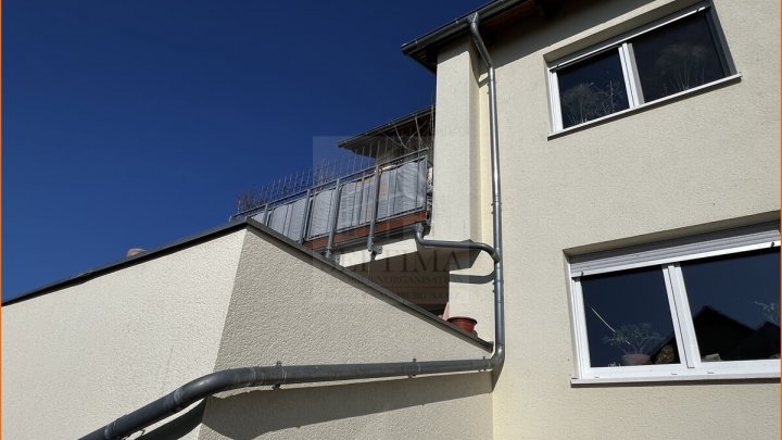 Mehrfamilienhaus mit drei Wohneinheiten zu verkaufen
