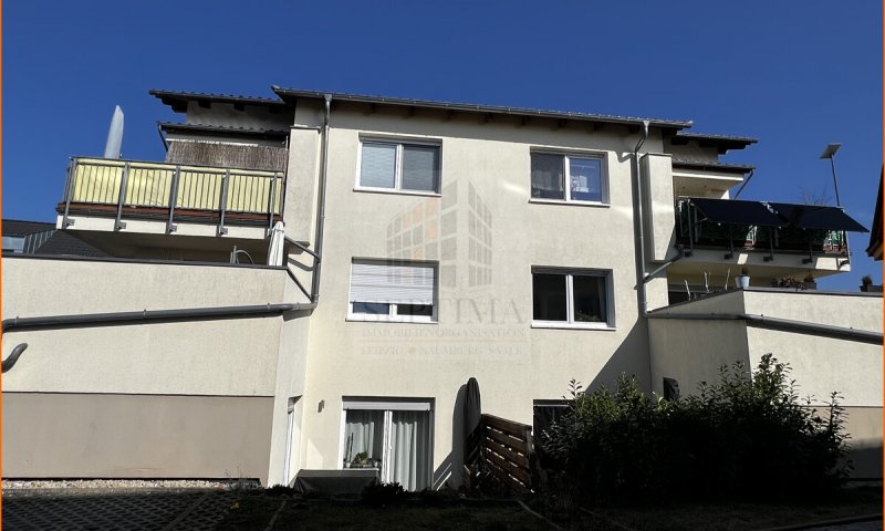 Mehrfamilienhaus mit drei Wohneinheiten zu verkaufen