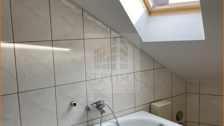 3 Raumwohnung im Dachgeschoß mit Balkon zu vermieten