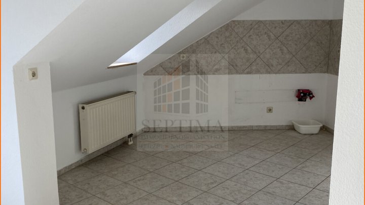 3 Raumwohnung im Dachgeschoß mit Balkon zu vermieten